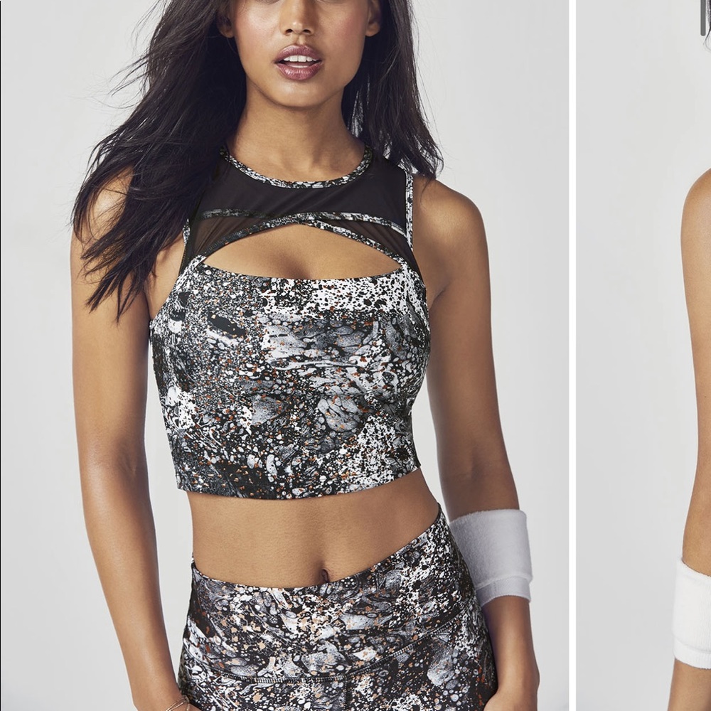 Fabletics Midi Sports Bra XS and Leggings XXS Set in Granite Print